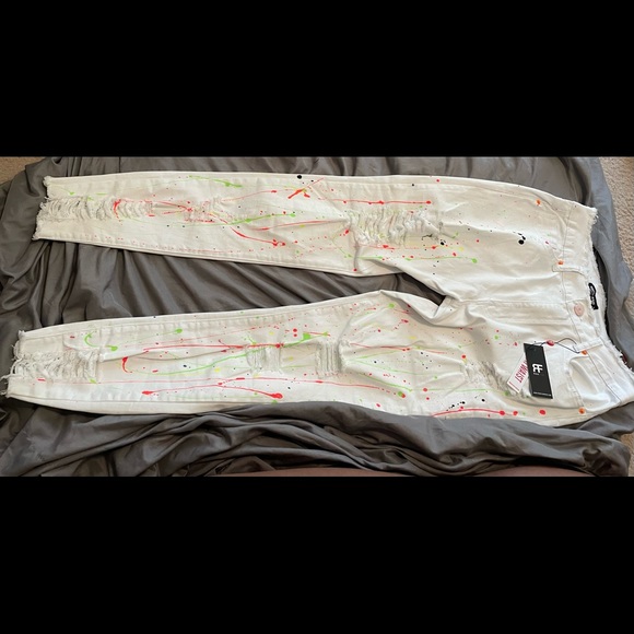 ✨HP✨ Paint Splatter Pants - Picture 2 of 4